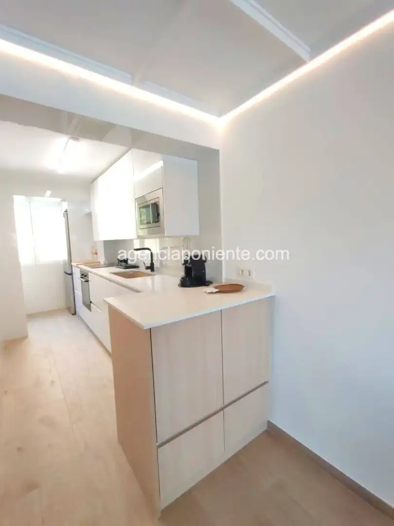 Kitchen of Flat for rent in Benidorm  with Air Conditioner, Heating and Terrace