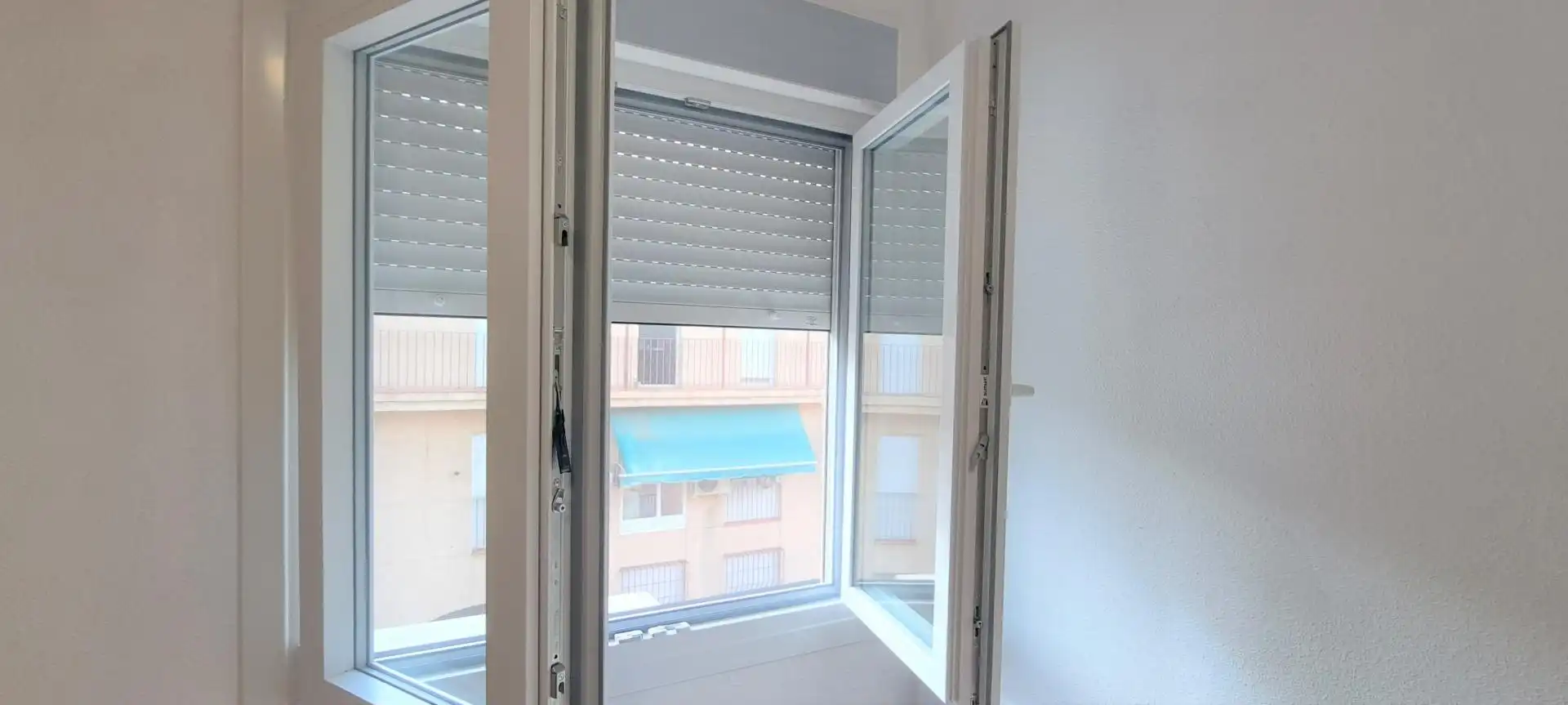Dormitori de Dúplex de lloguer en Granada amb Aire condicionat i Traster