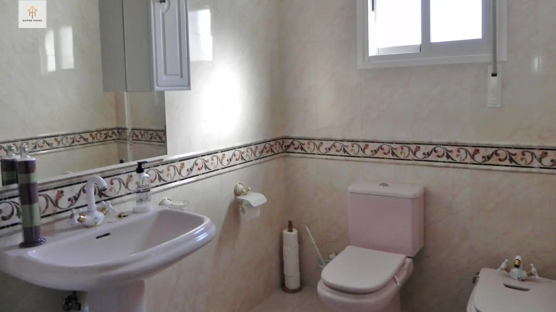 Bany de Casa o xalet en venda en Cáceres amb Aire condicionat, Calefacció i Jardí privat
