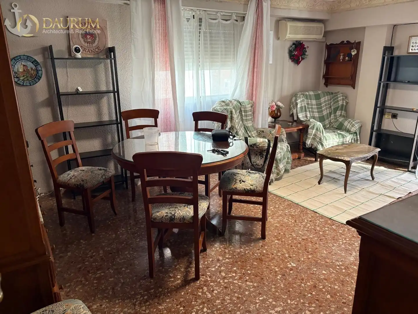Comedor de Piso en venta en Mislata con Aire acondicionado, Terraza y Amueblado