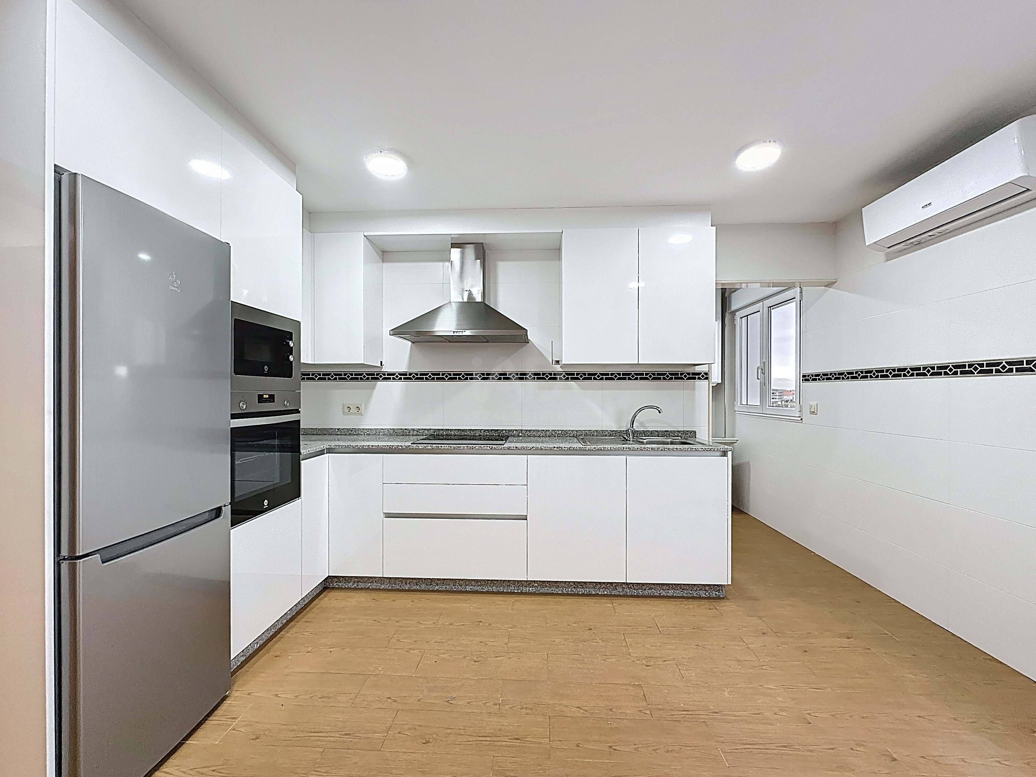 Cuina de Pis de lloguer en Sanxenxo amb Aire condicionat, Calefacció i Terrassa