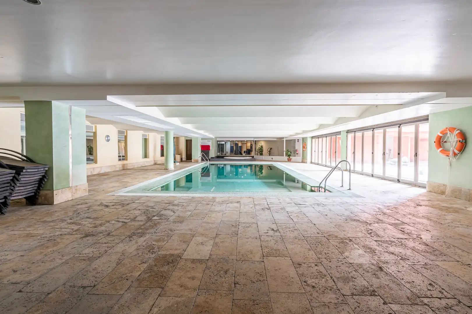 Piscina de Apartamento en venta en Estepona con Aire acondicionado, Terraza y Trastero