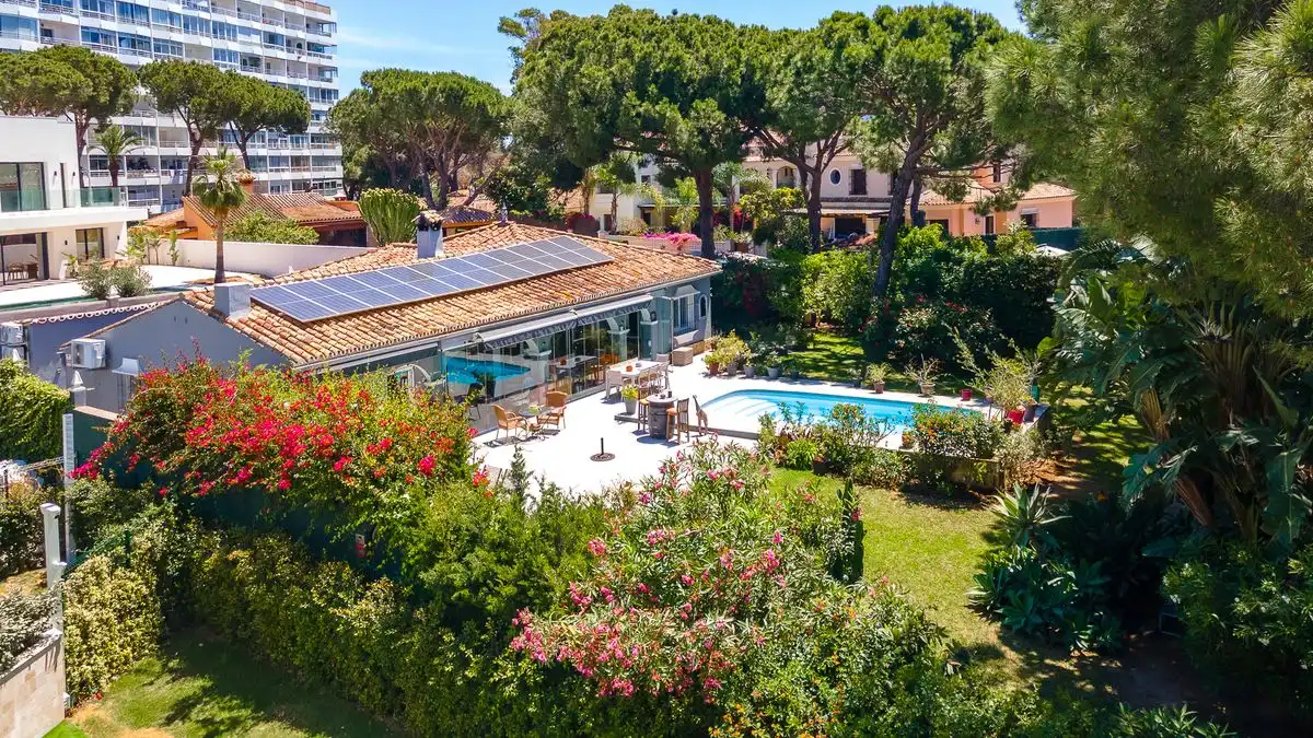 Jardí de Casa o xalet en venda en Marbella amb Aire condicionat, Calefacció i Jardí privat