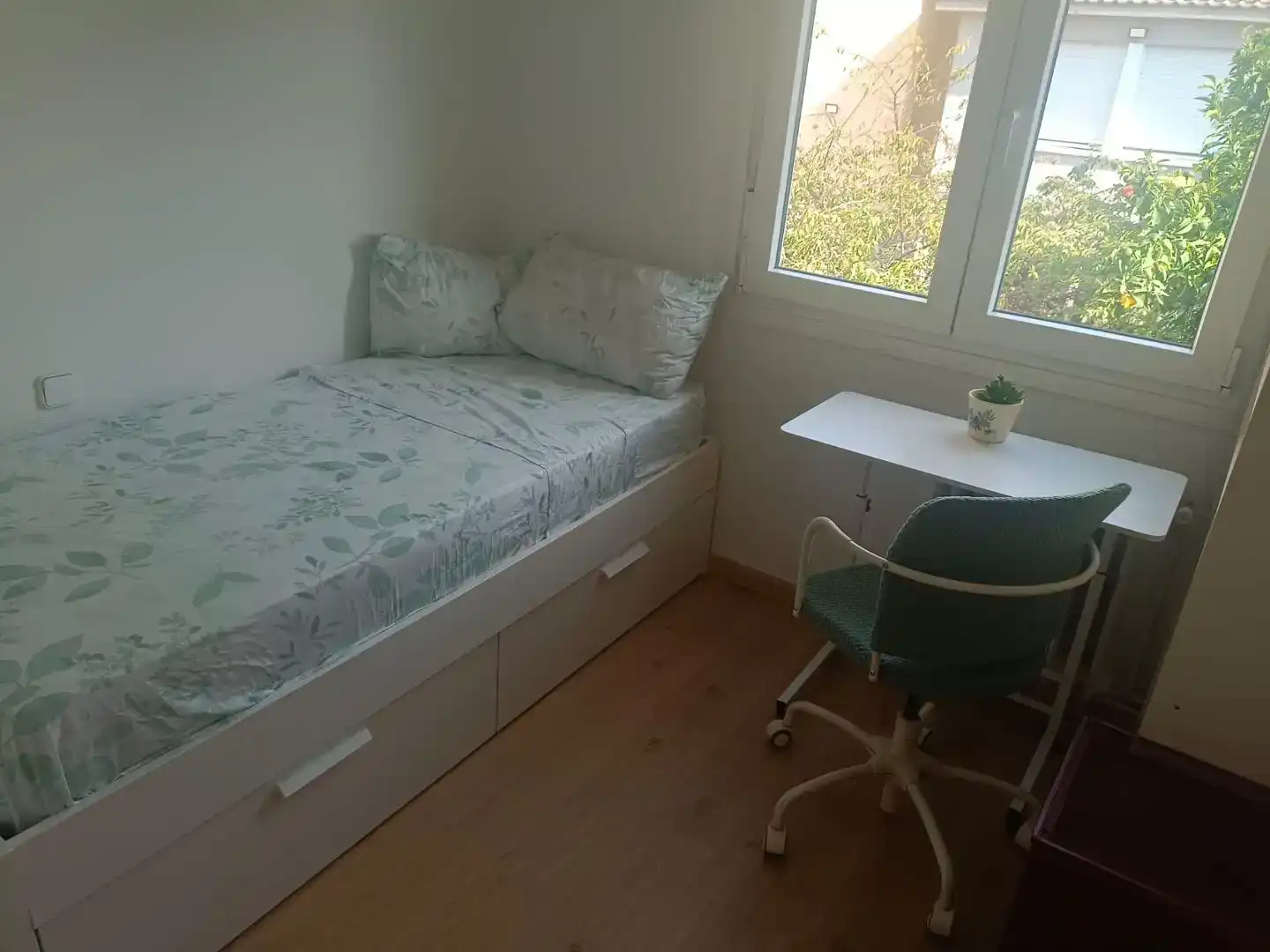Habitación de Casa o chalet para compartir en San Sebastián de los Reyes con Jardín privado y Parquet