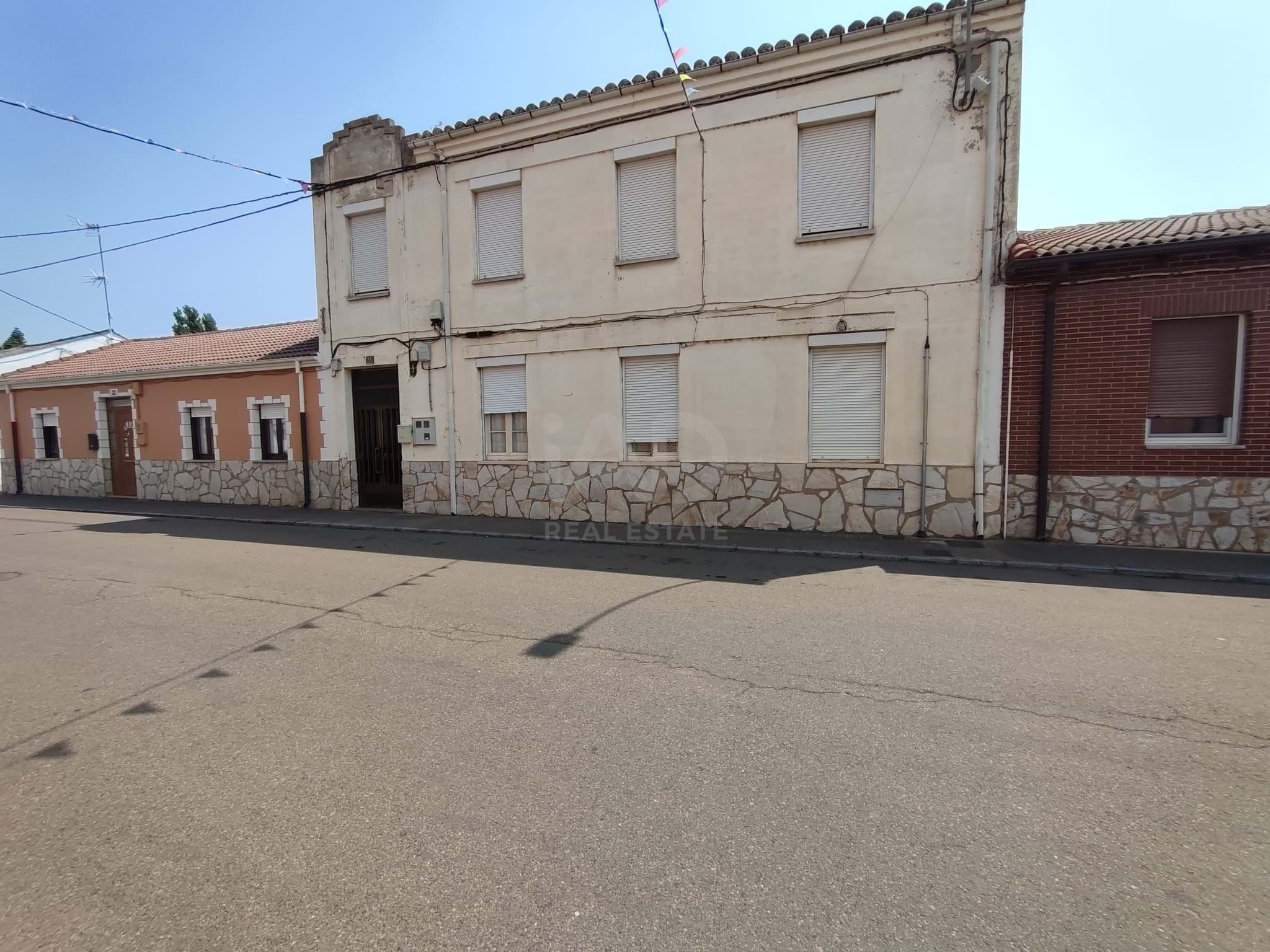 Vista exterior de Edifici en venda en Villarejo de Órbigo