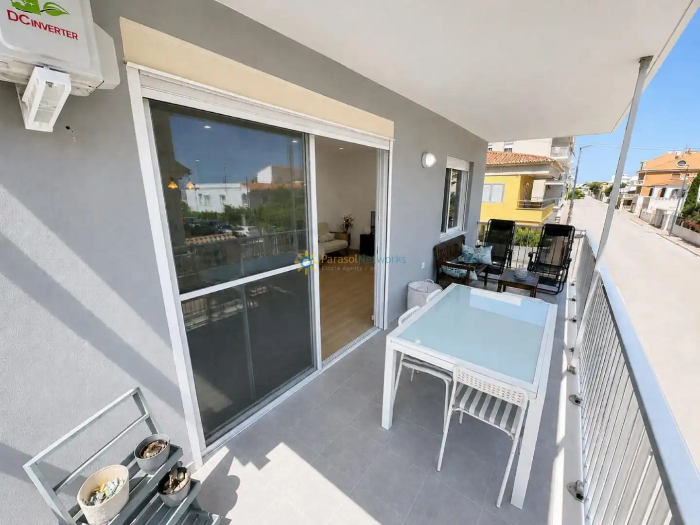 Terrasse von Wohnungen zur Miete in Piles mit Möbliert, Ofen und Waschmaschine