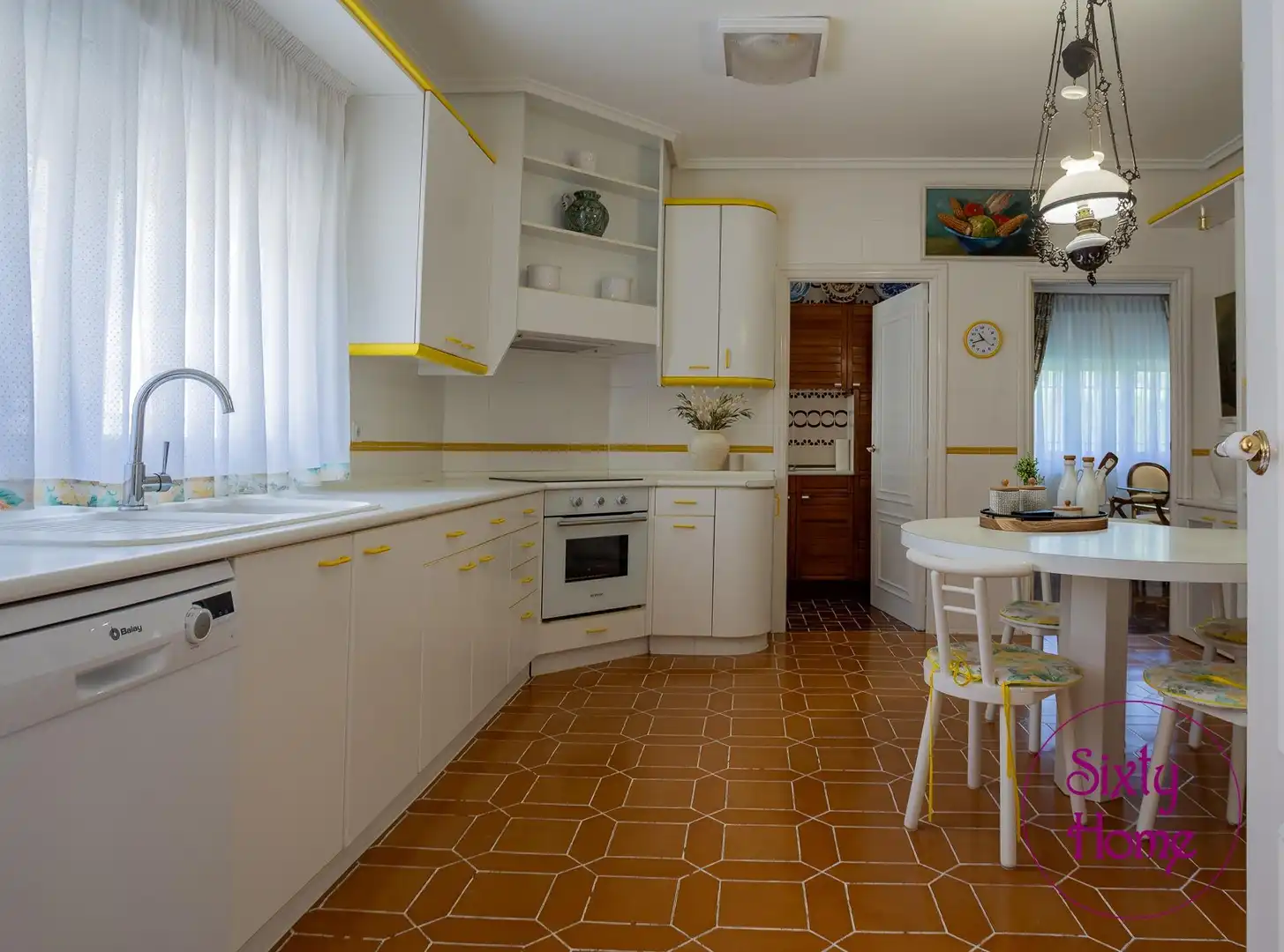 Cuina de Casa o xalet en venda en Zaragoza amb Aire condicionat, Calefacció i Jardí privat