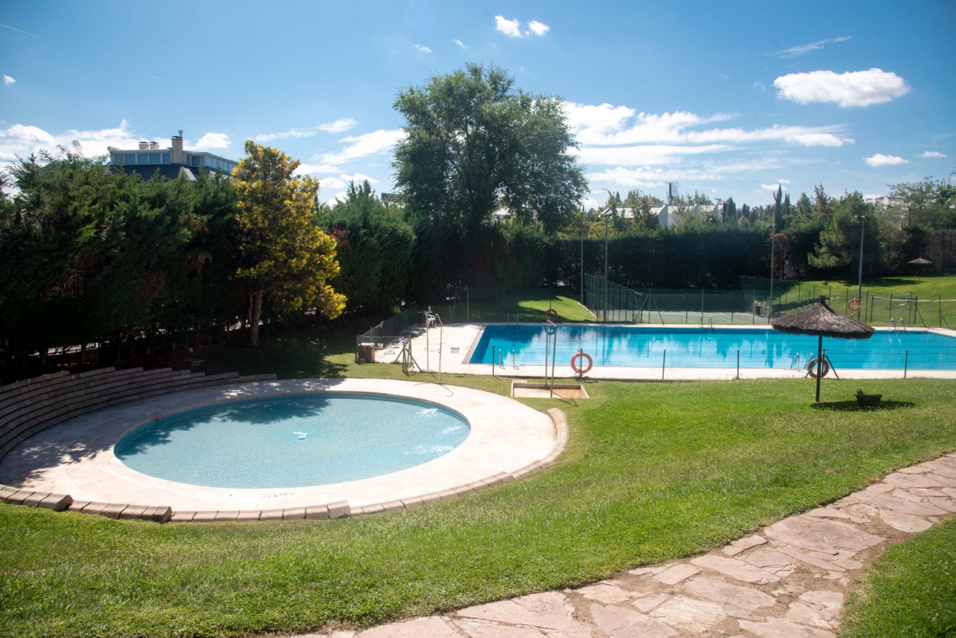 Piscina de Casa o xalet de lloguer en  Madrid Capital amb Aire condicionat, Jardí privat i Parquet