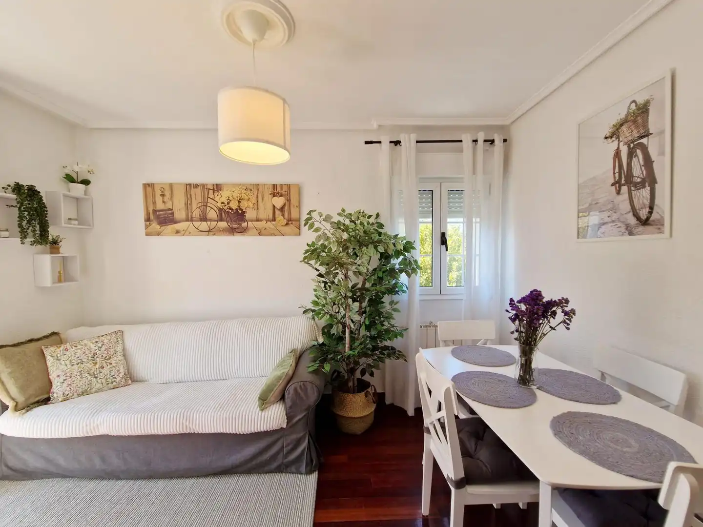 Wohnzimmer von Wohnung zur Miete in Santander mit Heizung, Terrasse und Möbliert