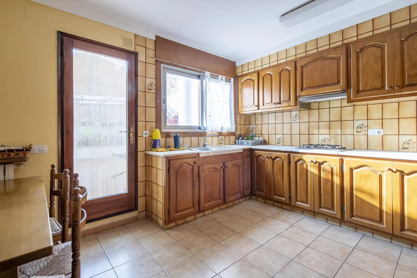Cuina de Casa adosada en venda en Banyoles amb Calefacció i Terrassa