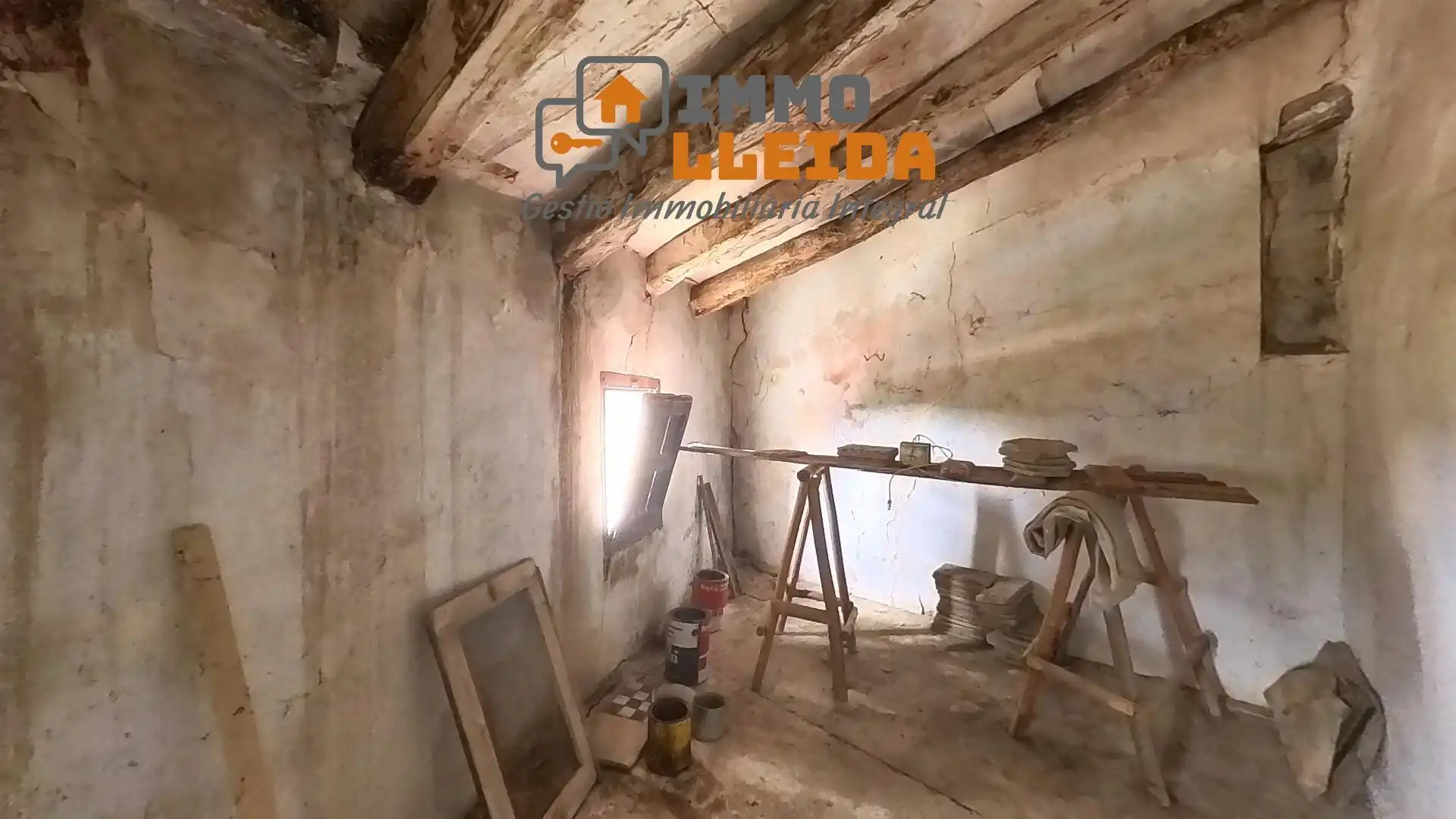Casa adosada en venda en Les Avellanes i Santa Linya amb Terrassa, Traster i Balcó