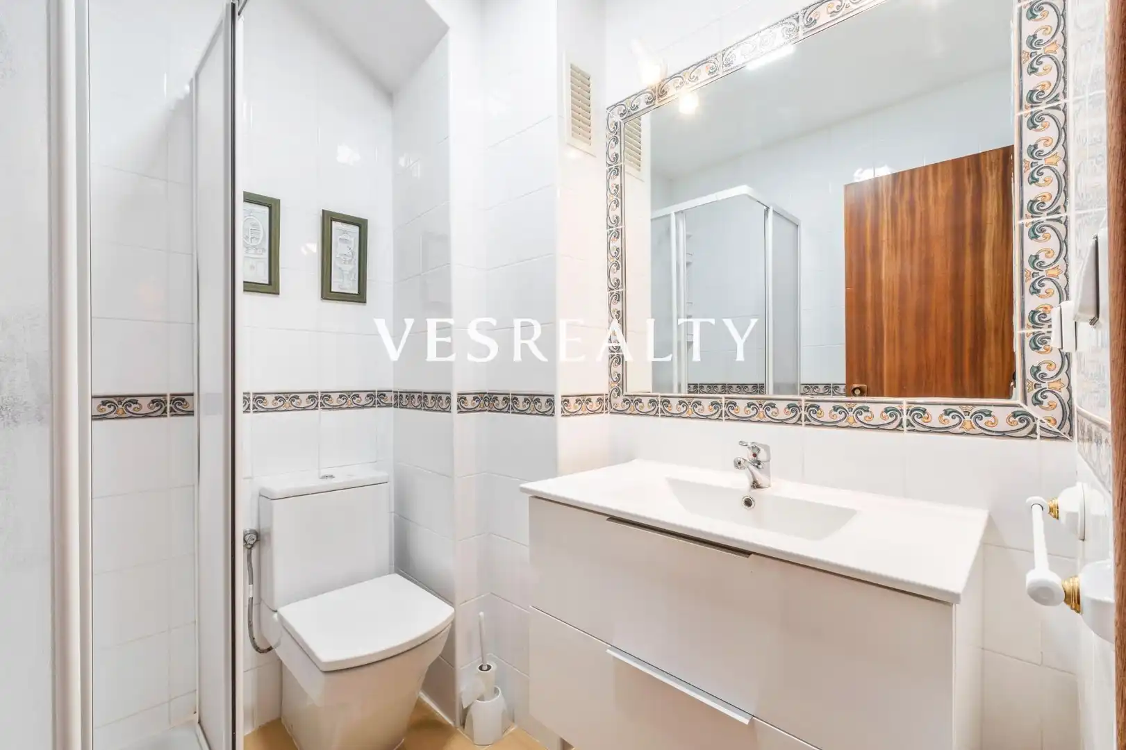 Baño de Piso de alquiler en Alicante / Alacant con Amueblado, Balcón y Piscina comunitaria
