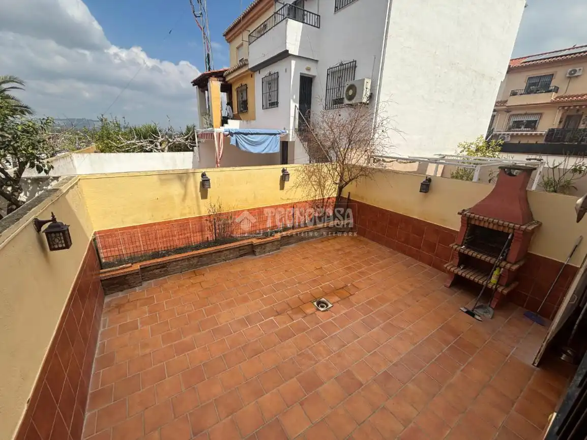 Terrasse von Einfamilien-Reihenhaus zum Verkauf in Vegas del Genil mit Klimaanlage, Heizung und Terrasse