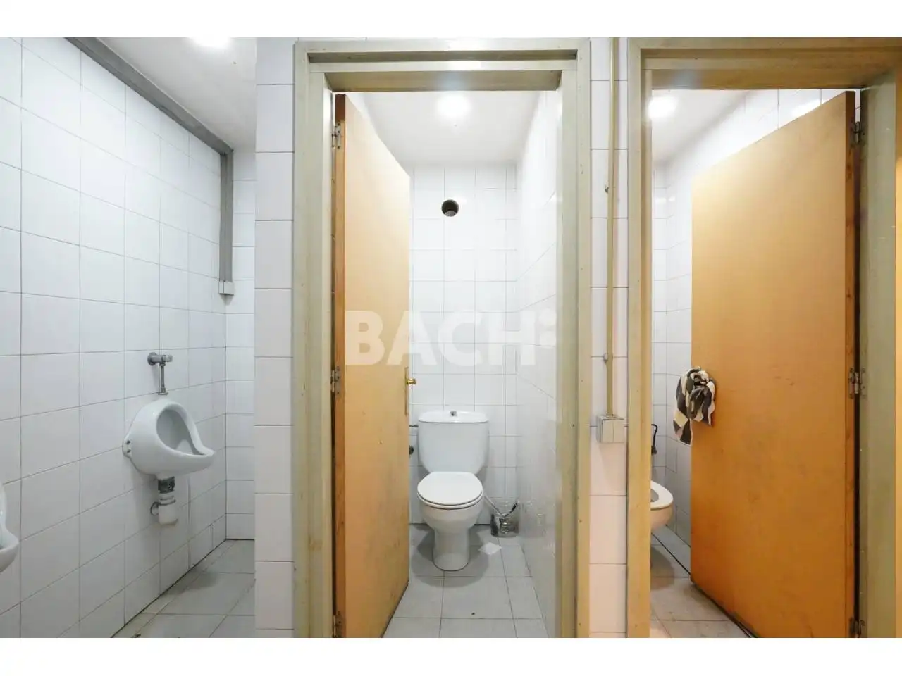 Bathroom of Industrial buildings for rent in Vic