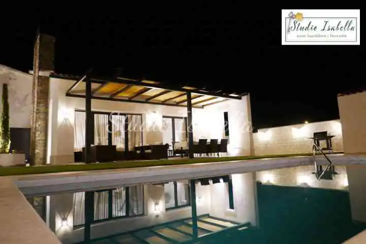 Piscina de Casa o xalet en venda en Cobisa amb Aire condicionat, Calefacció i Jardí privat