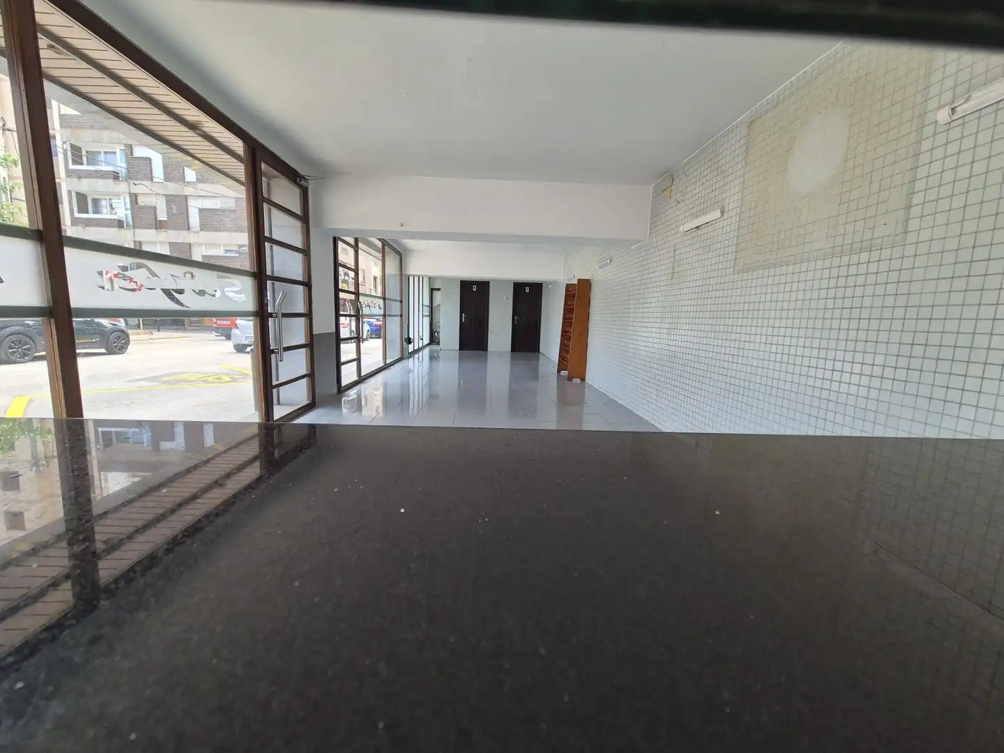 Local comercial en venda a DE LÓPEZ I PUIGCERVER, imagen 2
