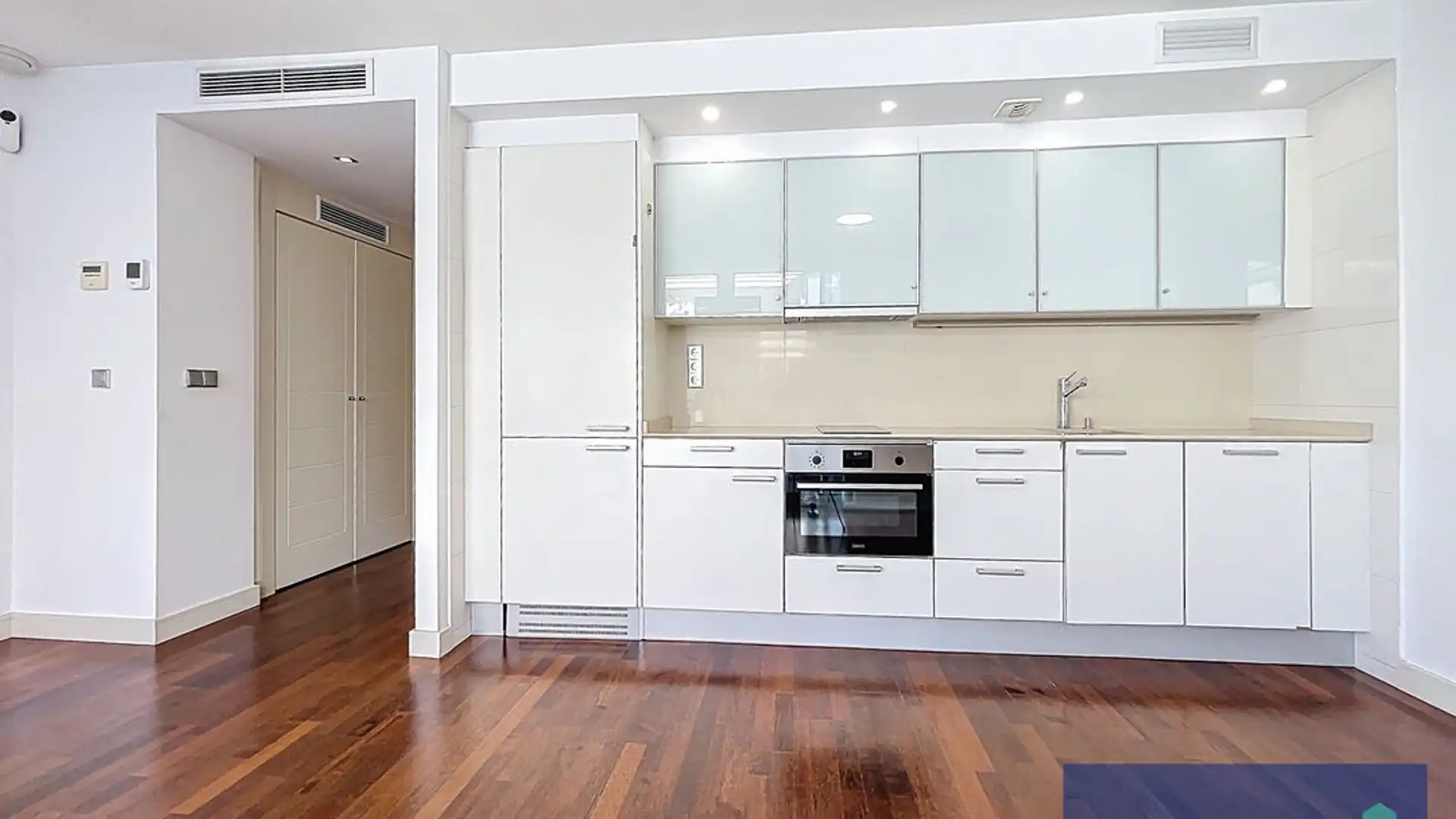 Wohnung zur Miete in Carrer París, Ensanche - Diputación