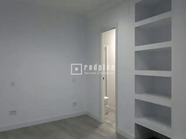 Habitación de Loft en venta en Madrid