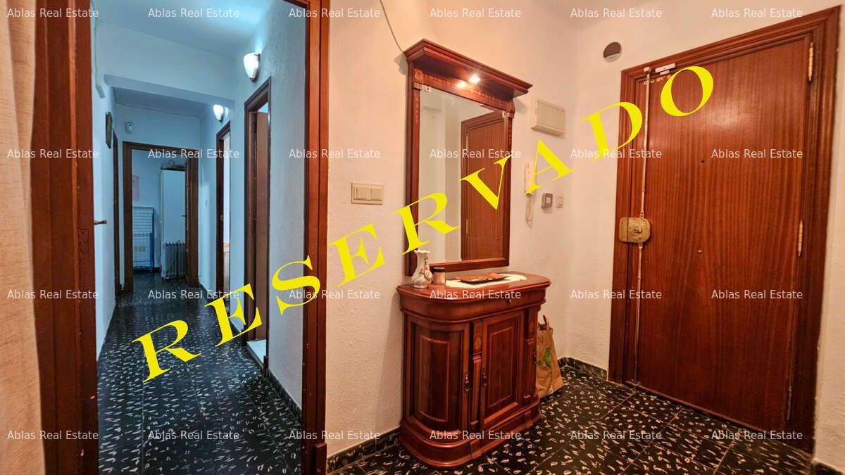 Flat for sale in  Valencia Capital  with Furnished and Balcony