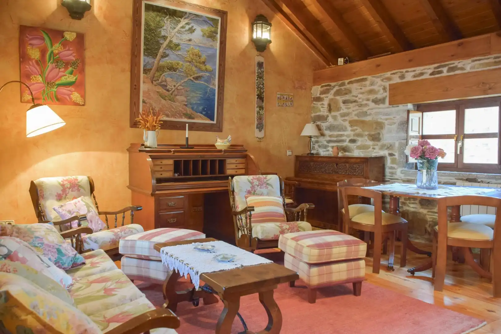 Sala d'estar de Finca rústica en venda en Riello amb Calefacció