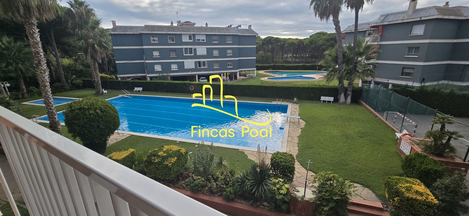 Swimming pool of Flat to rent in Gavà  with Air Conditioner, Heating and Terrace