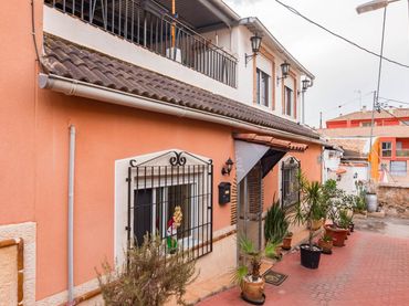 Adossat amb balcó en venda a Calle San Antonio de Los Ramos