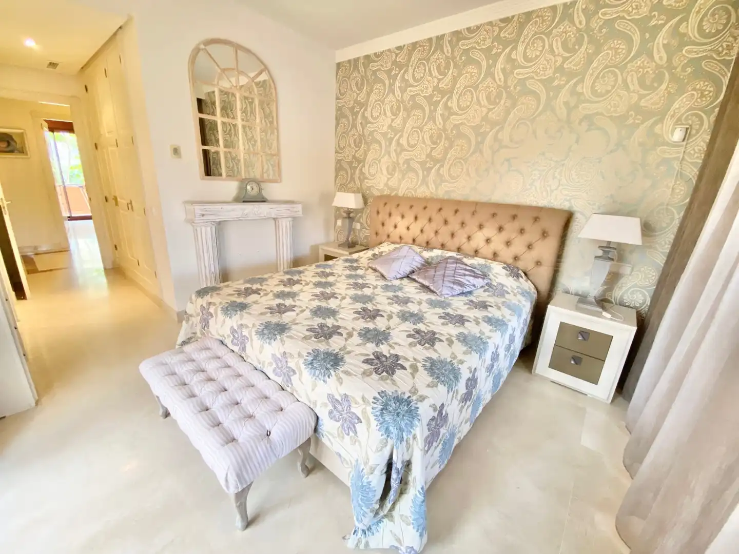 Schlafzimmer von Wohnungen zur Miete in Marbella mit Klimaanlage, Terrasse und Schwimmbad