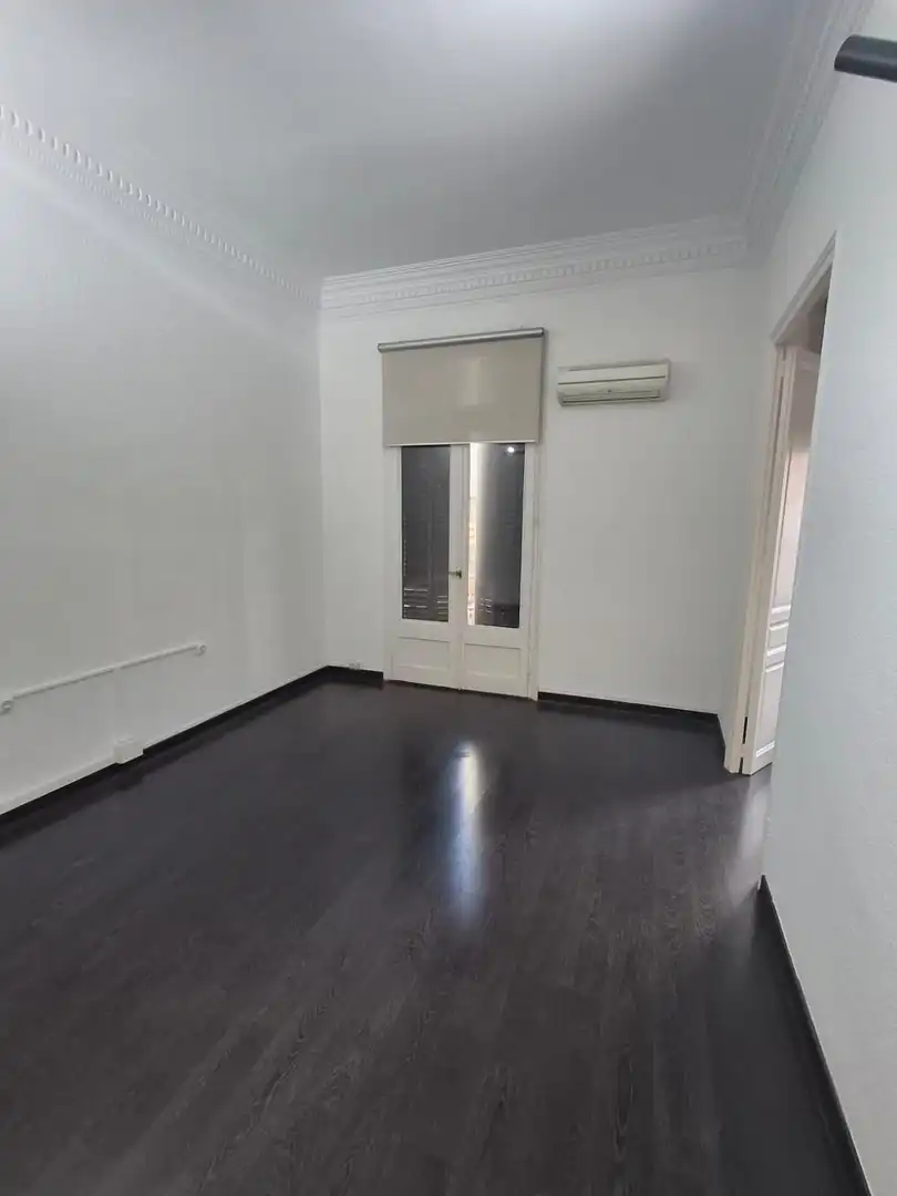 Office for rent in Barcelona  with Air Conditioner