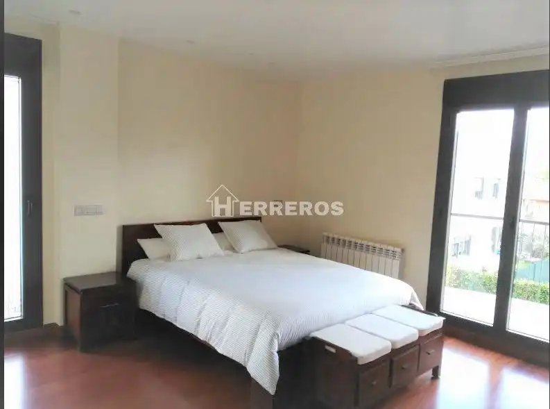 Bedroom of Houses for sale in Navarrete  with Heating, Terrace and Community pool