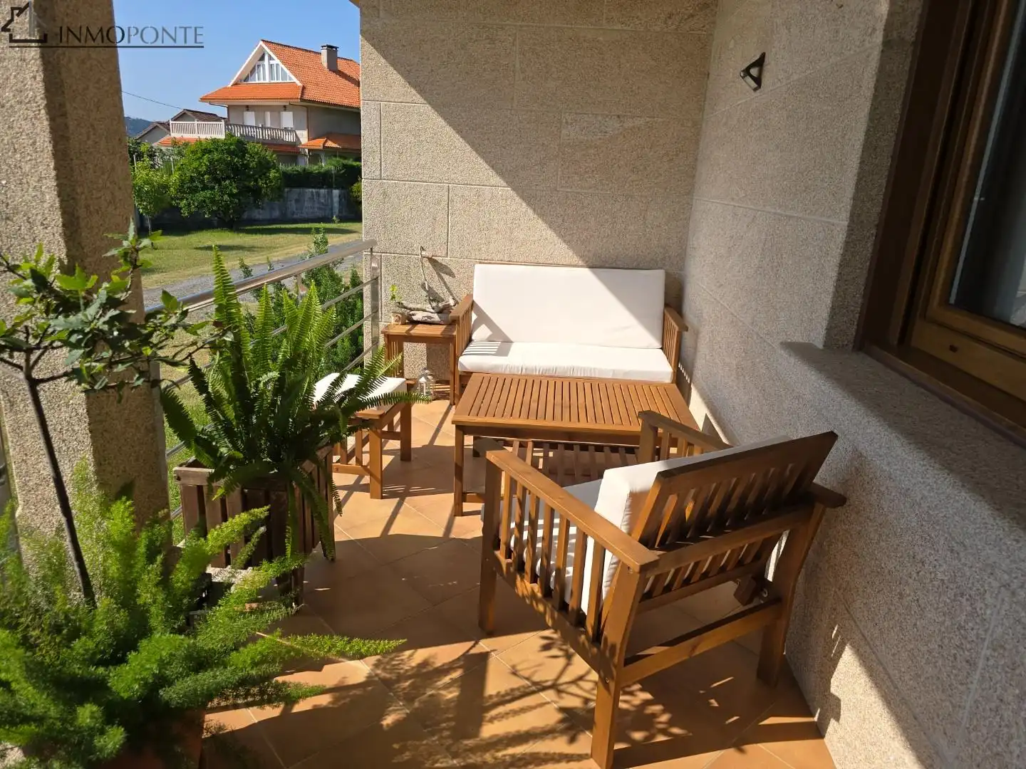 Terrassa de Casa o xalet en venda en Pontevedra Capital  amb Calefacció, Jardí privat i Terrassa
