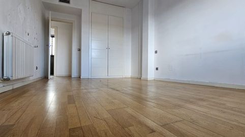 Foto 3 de Piso en venta en Miguel Hernandez, Velilla de San Antonio, Madrid