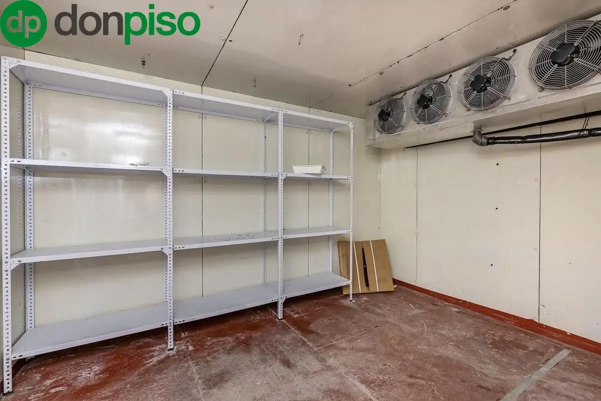 Local en venta en Pinos Genil con Terraza