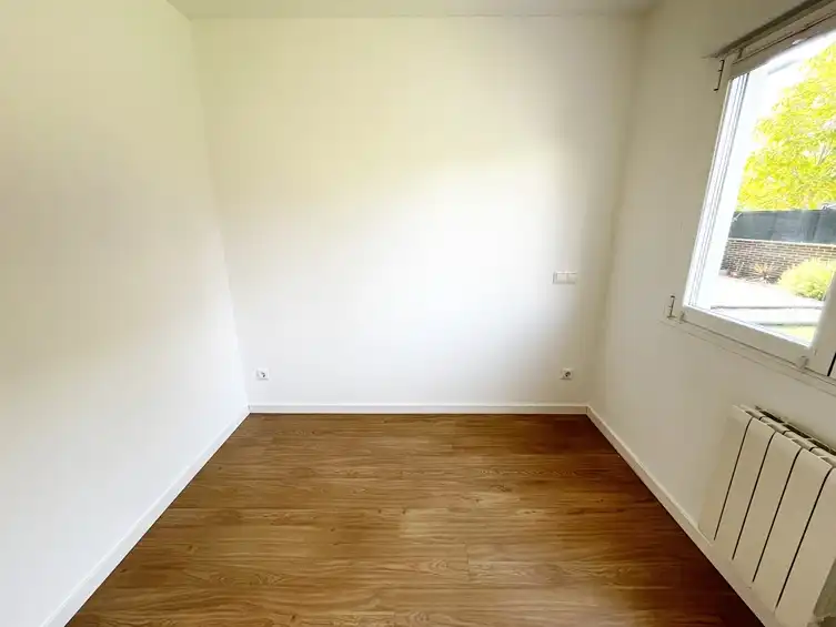 Bedroom of Flat for rent in Las Rozas de Madrid  with Air Conditioner, Heating and Private garden