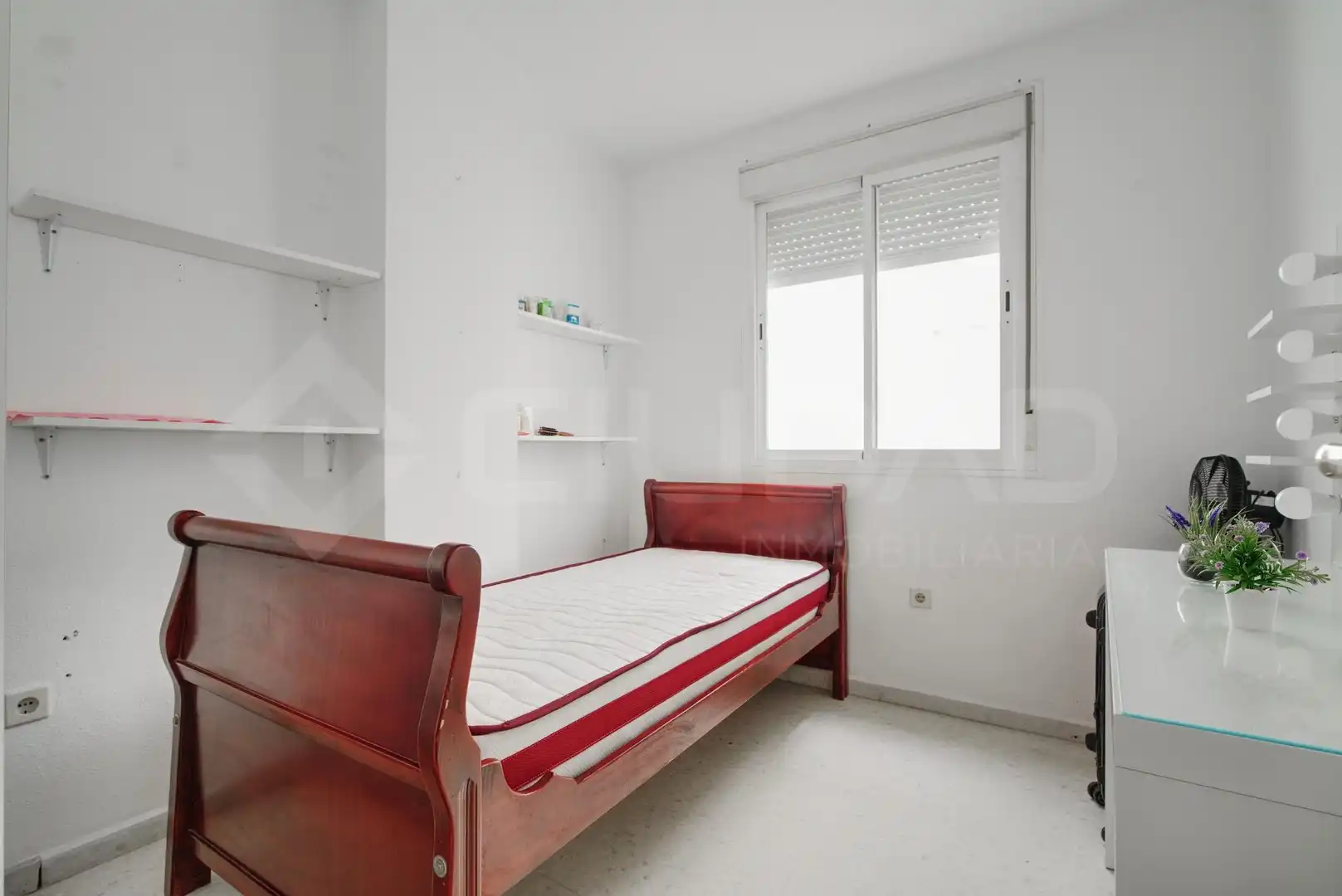 Dormitori de Pis en venda en San Juan de Aznalfarache amb Aire condicionat i Piscina comunitària