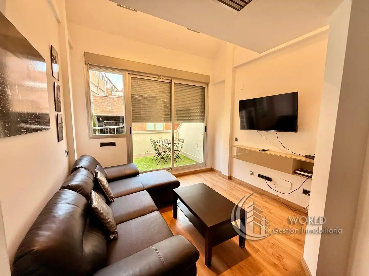 Wohnzimmer von Dachboden zum Verkauf in Madrid mit Klimaanlage, Heizung und Terrasse