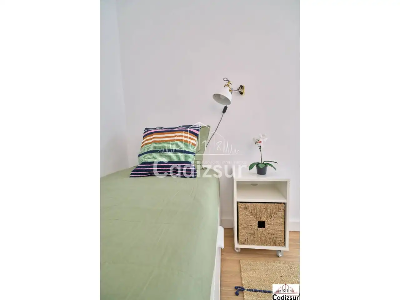 Habitación de Piso en venta en Cádiz con Trastero y Amueblado