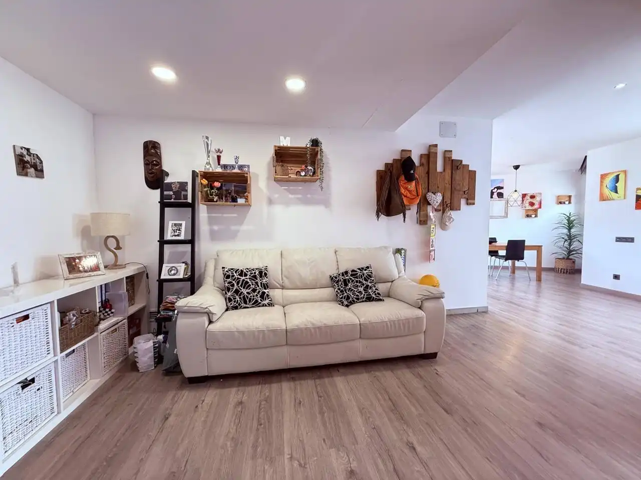 Sala d'estar de Casa o xalet en venda en Castellar del Vallès amb Aire condicionat, Calefacció i Parquet