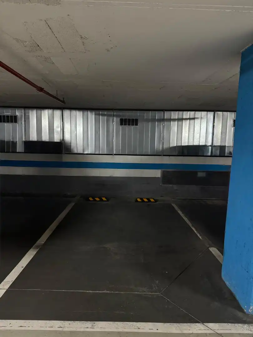 Parking de Garaje en venta en Badalona con Alarma