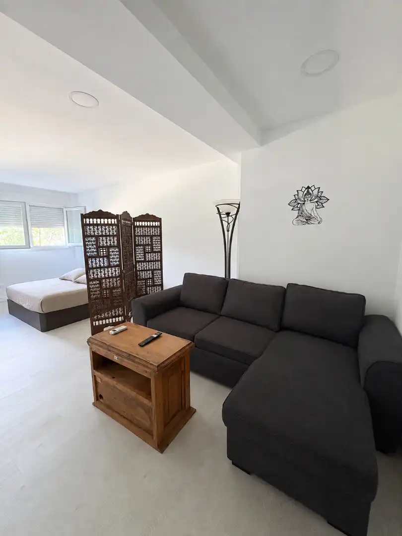 Local comercial de lloguer a Calle Isla de la Toja 14, imagen 3
