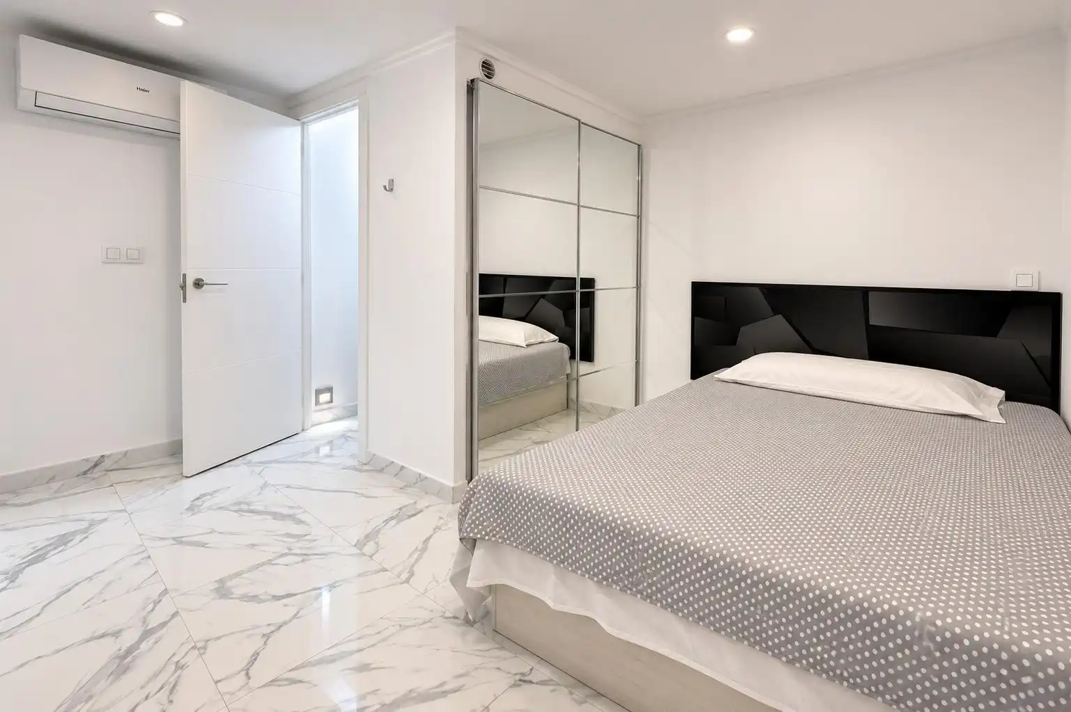 Bedroom of Duplexes for rent in Madrid  with Air Conditioner, Heating and Furnished