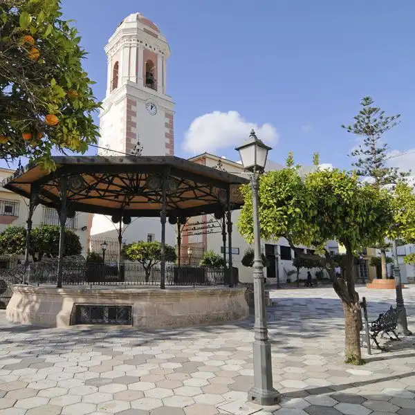 Vista exterior de Pis en venda en Estepona amb Calefacció