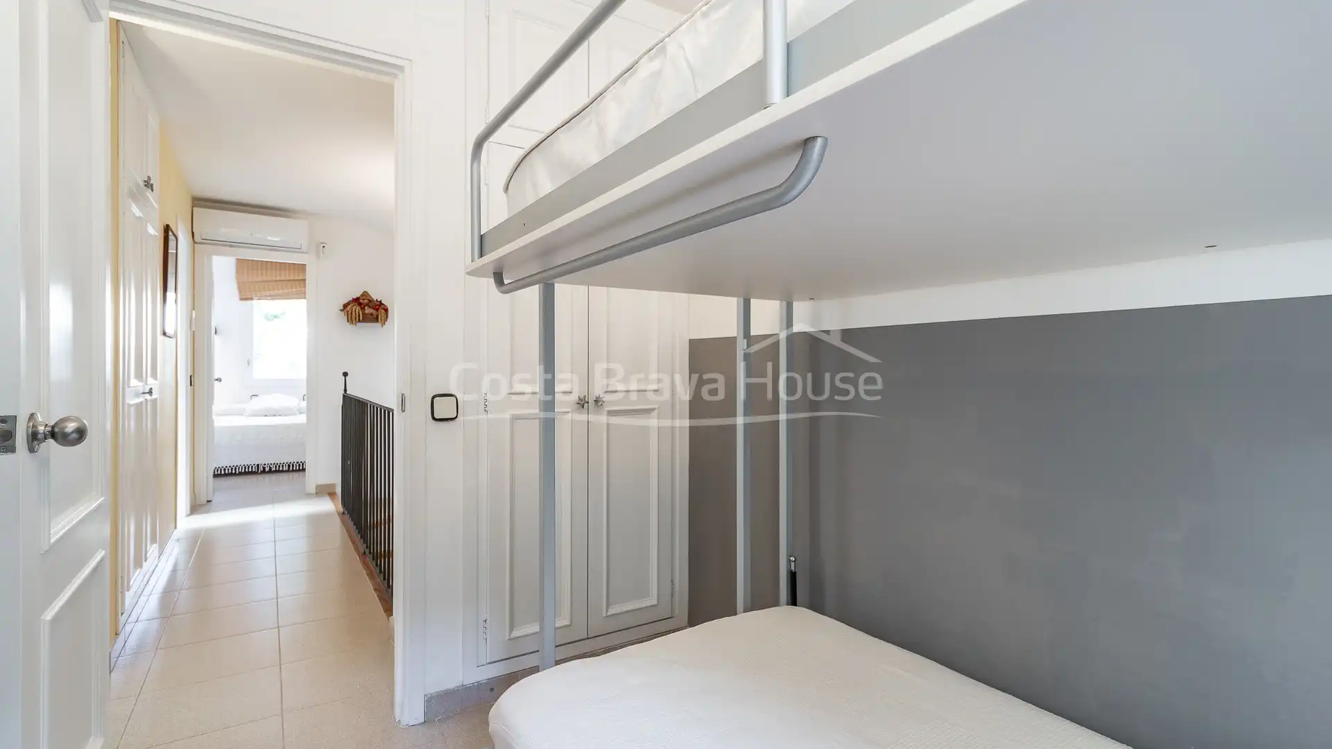 Schlafzimmer von Einfamilien-Reihenhaus zum Verkauf in Palafrugell mit Klimaanlage, Heizung und Privatgarten