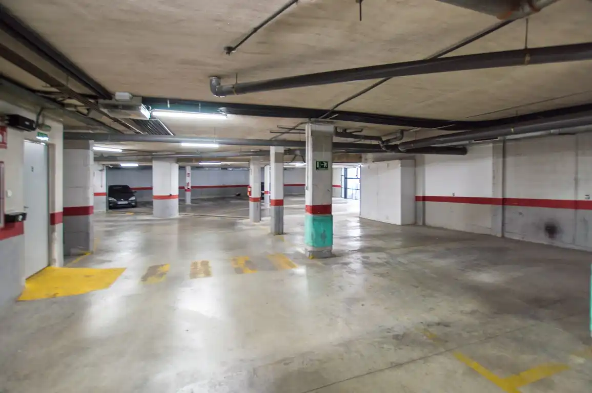 Parking de Apartamento en venta en Marbella con Aire acondicionado, Terraza y Piscina