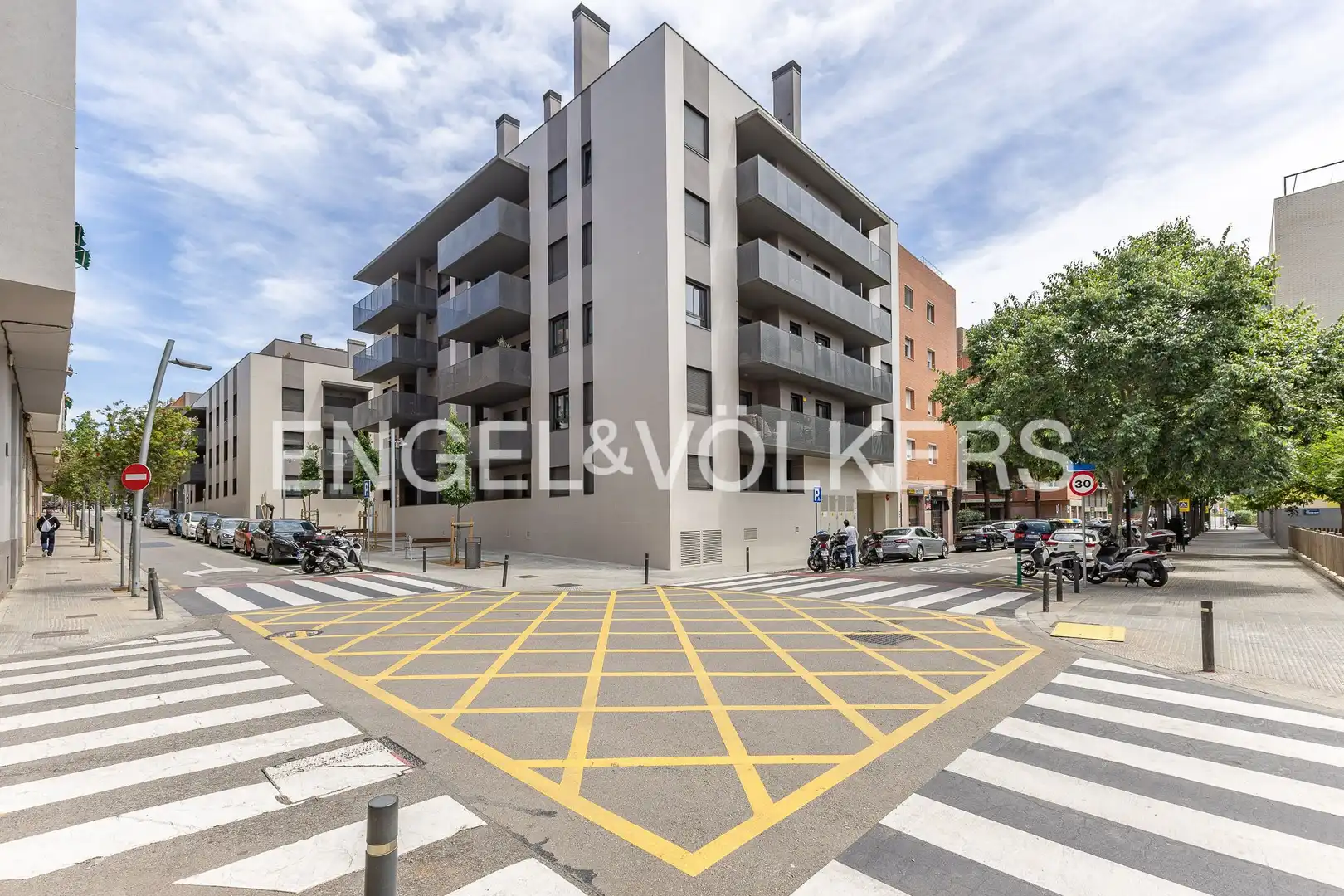 Außenansicht von Wohnung zur Miete in Esplugues de Llobregat mit Klimaanlage, Heizung und Parkett