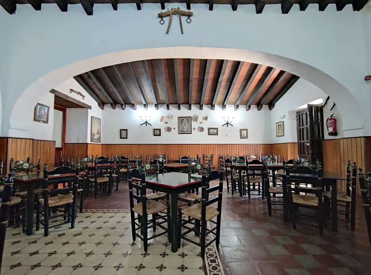 Commercial properties for rent in Palomares del Río  with Air Conditioner