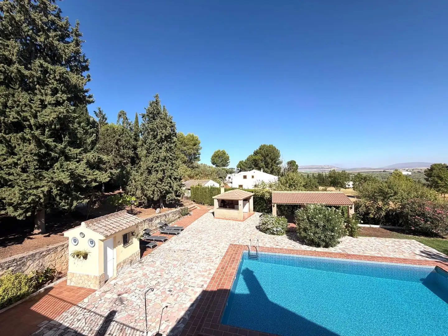 Piscina de Casa o xalet en venda en Antequera amb Jardí privat, Terrassa i Traster