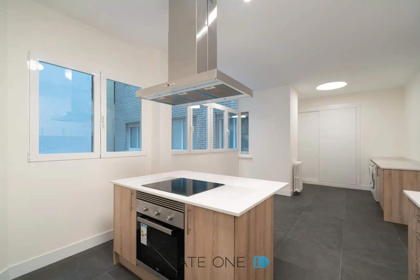 Kitchen of Flat for rent in Madrid  with Air Conditioner, Heating and Parquet flooring