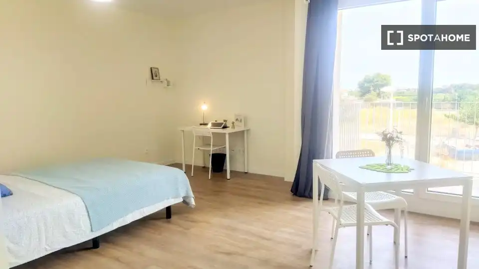 Bedroom of Flat for rent in Alfara del Patriarca  with Air Conditioner, Heating and Furnished