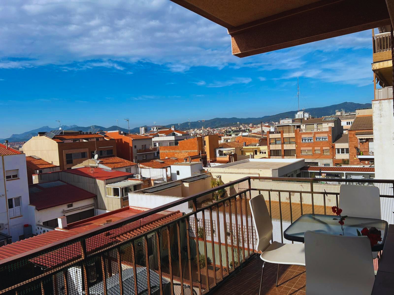 Vista exterior de Pis en venda en Terrassa amb Parquet i Forn