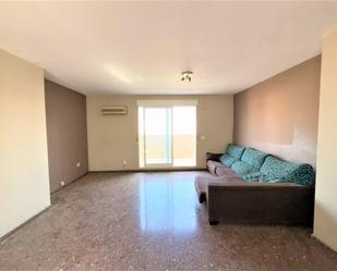 Sala d'estar de Àtic en venda en Alzira amb Aire condicionat i Terrassa